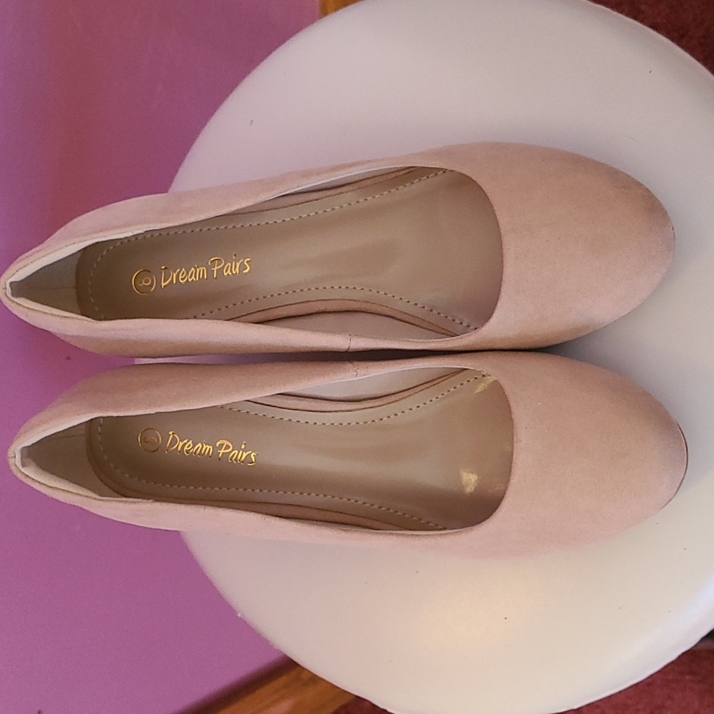 Dream Pairs Low Heel Pump